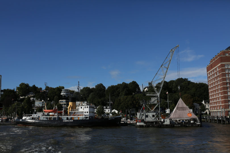 Eisbrecher STETTIN und Schwimmkran KARL FRIEDRICH STEEN